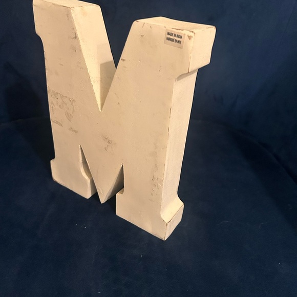 Decorative Letter M with Gold Pattern - Picture 3 of 3